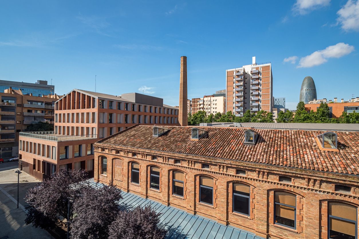 Vista de la zona del Poblenou, antiguo barrio industrial convertido en nuevo barrio moderno de Barcelona.