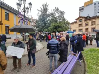 Los vecinos temen que el cementerio de El Entrego se quede a partir del lunes sin enterradores