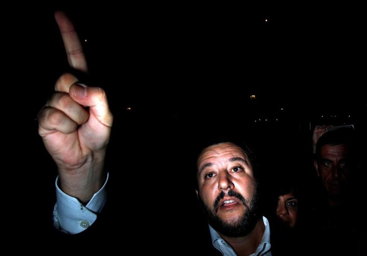 undefined40794122 northern league leader matteo salvini gestures as he arrives180822123631