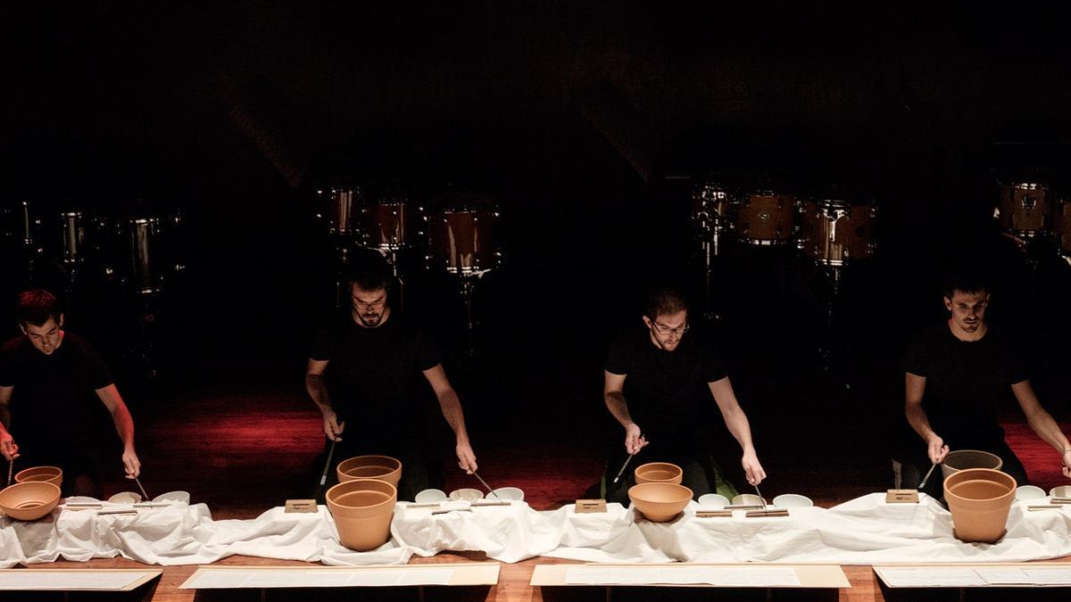 Frames Percussion durante un concierto.