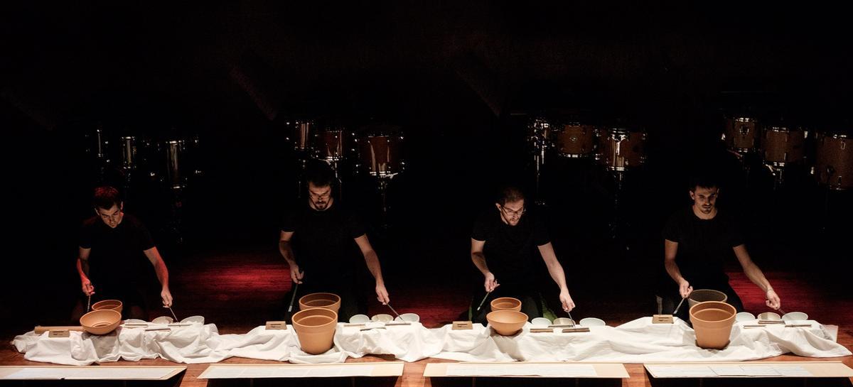 Frames Percussion durante un concierto.