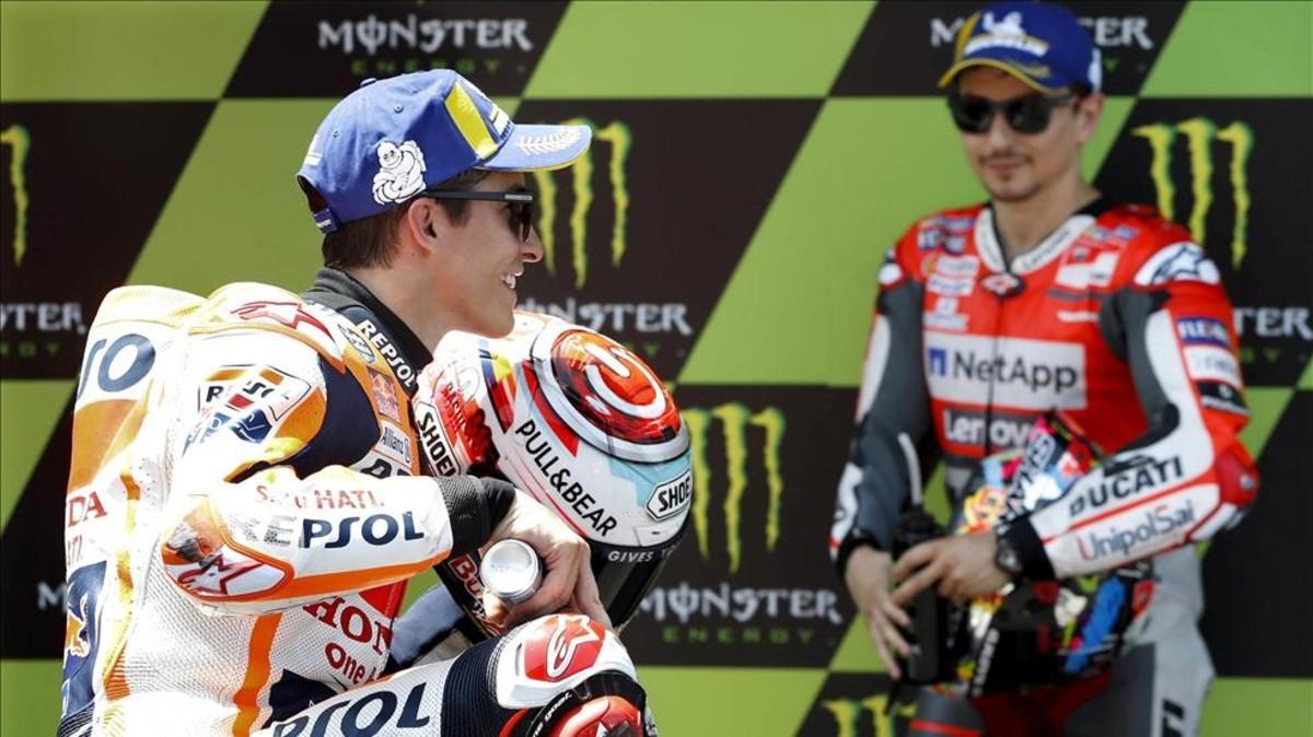 Marc Márquez y Jorge Lorenzo durante el Gran Premio de Catalunya