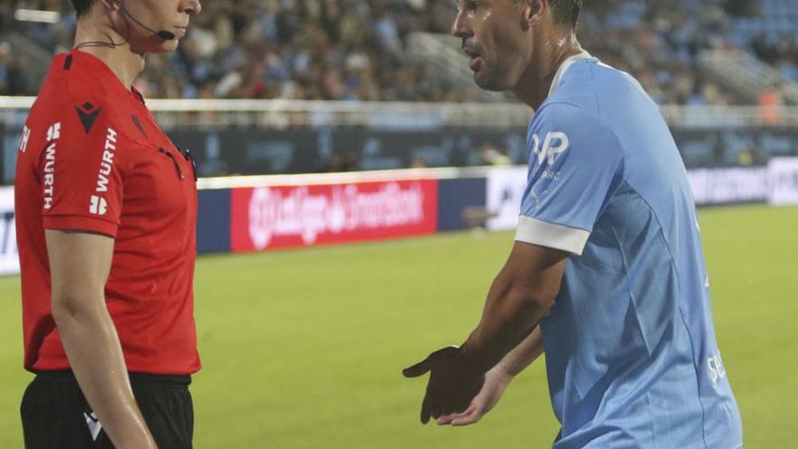 Nolito: «Hay que apretar, hay que mejorar en muchos aspectos y no venirnos arriba»