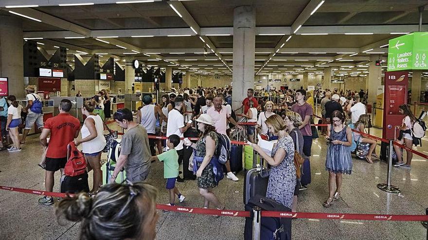 La inspección de equipajes y su paso por aduanas es el gran reto &#039;posbrexit&#039; para Son Sant Joan.