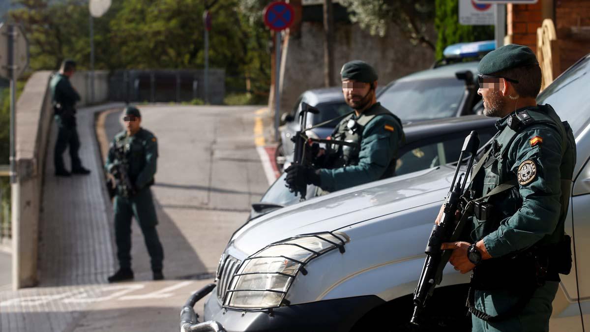 Operativo de la Guardia Civil contra los CDR en Sant Fost de Campsentelles.