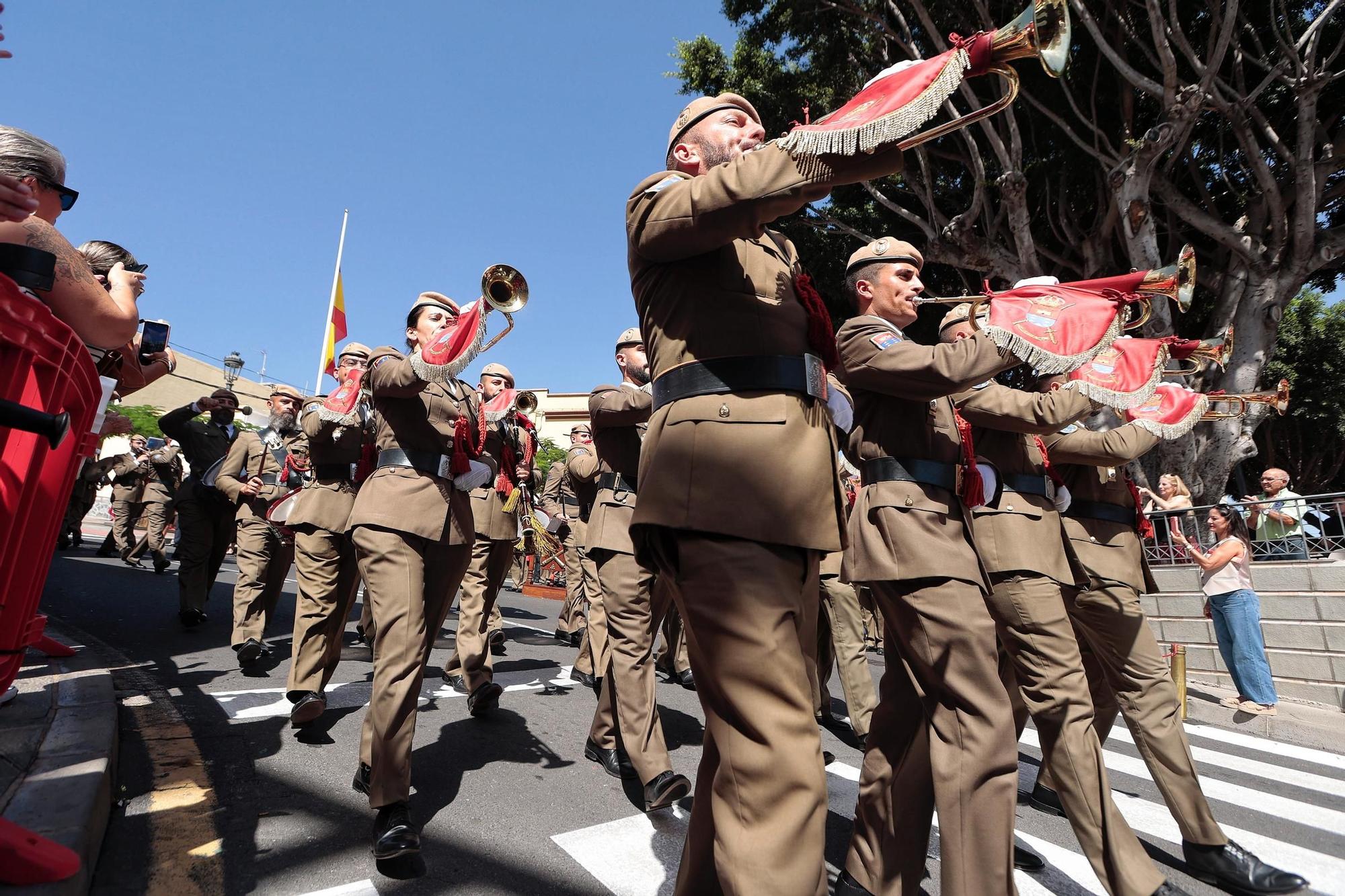 Acto de la bandera de la Fiesta Nacional en Arafo