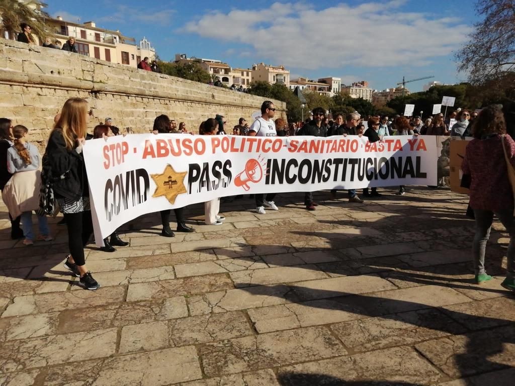 Manifestación contra la exigencia del certificado covid en Palma