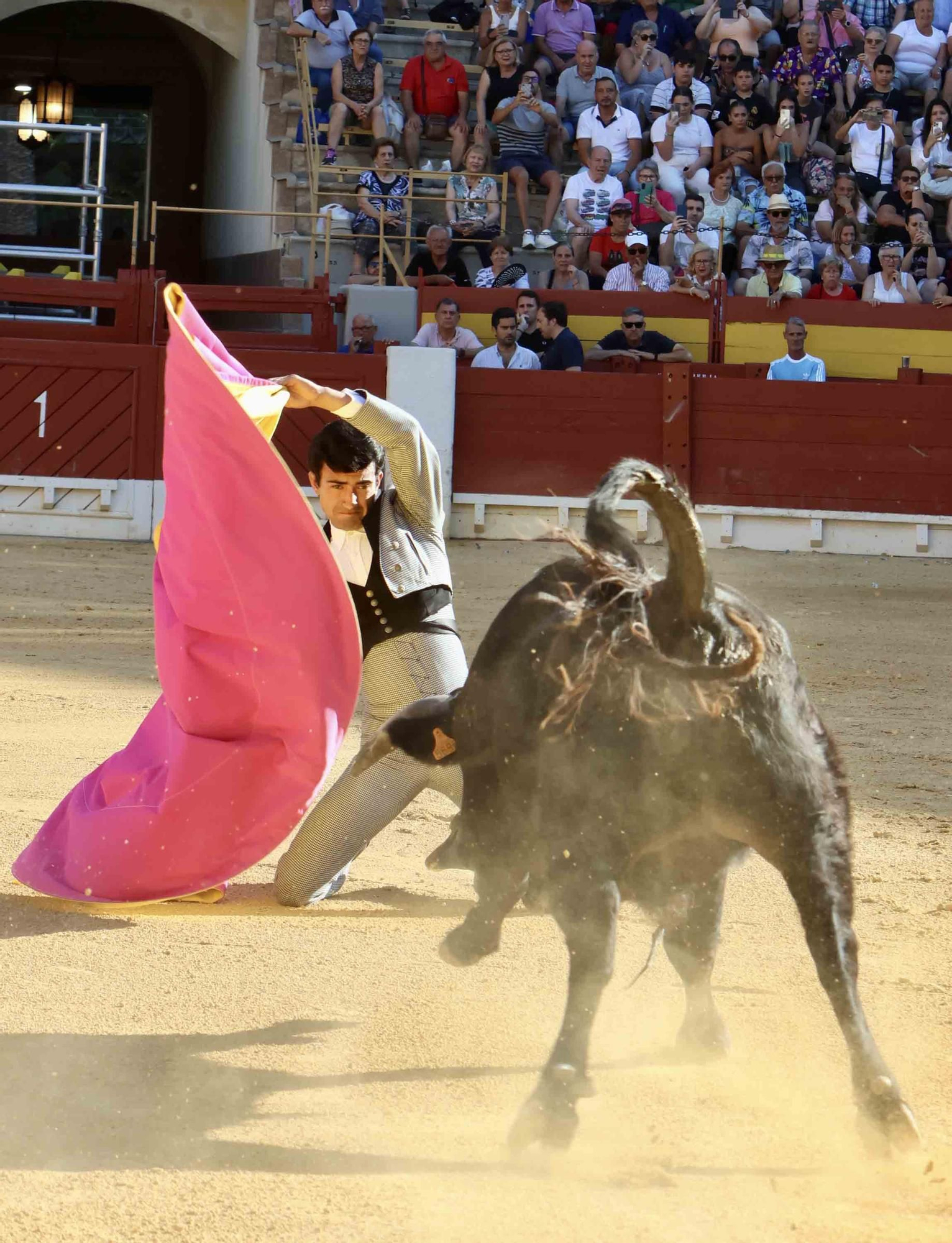 Samuel Castejón triunfa en la primera clase práctica de la Feria de Hogueras 2024