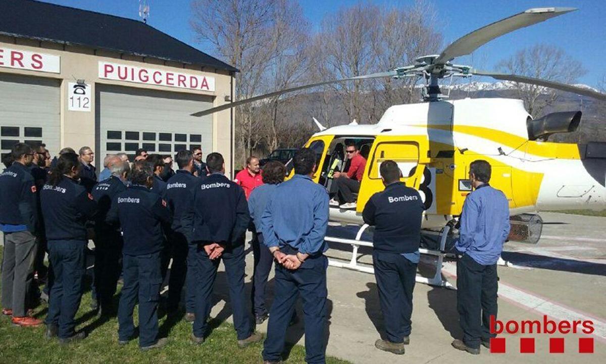 Jornades de formacio de bombers sobre helitransport al Parc de Puigcerdà