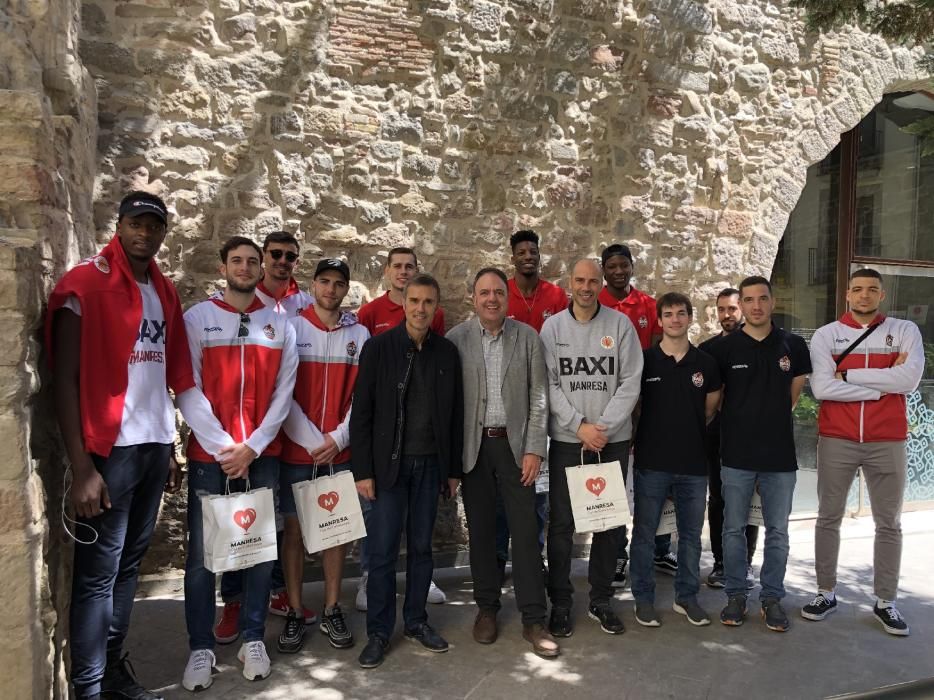 El Baxi Manresa visita la Seu i el Carrer del Balç