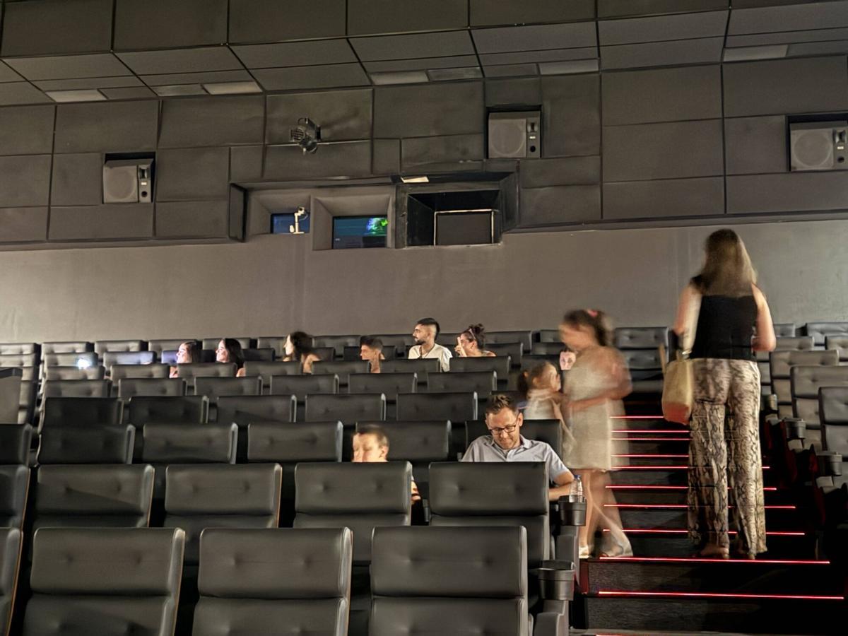 Imágenes del último día del Cine Conquistadores de Badajoz