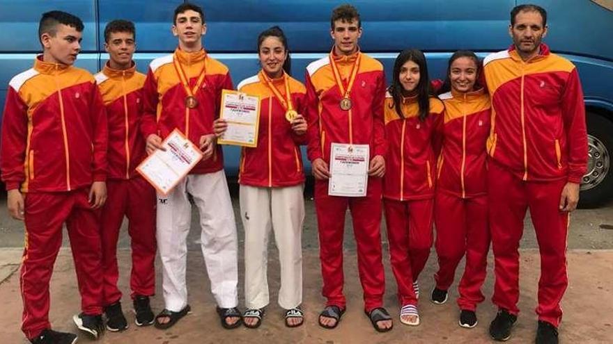 Representación del CT Benavente con la selección de Castilla y Léon en estos campeonatos.