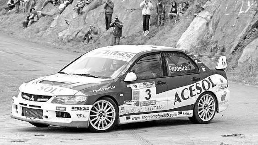 Viti Pardeiro, pilotando el Mitsubishi con el que se proclamó subcampeón regional.