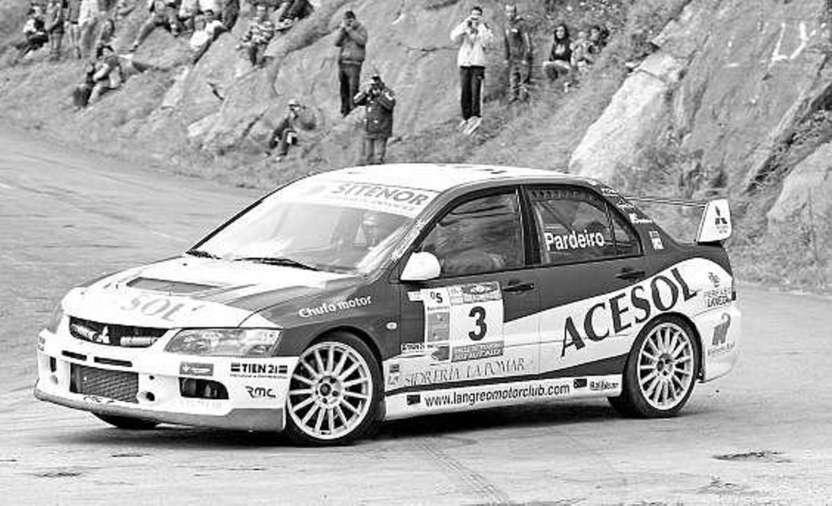 Viti Pardeiro, pilotando el Mitsubishi con el que se proclamó subcampeón regional.