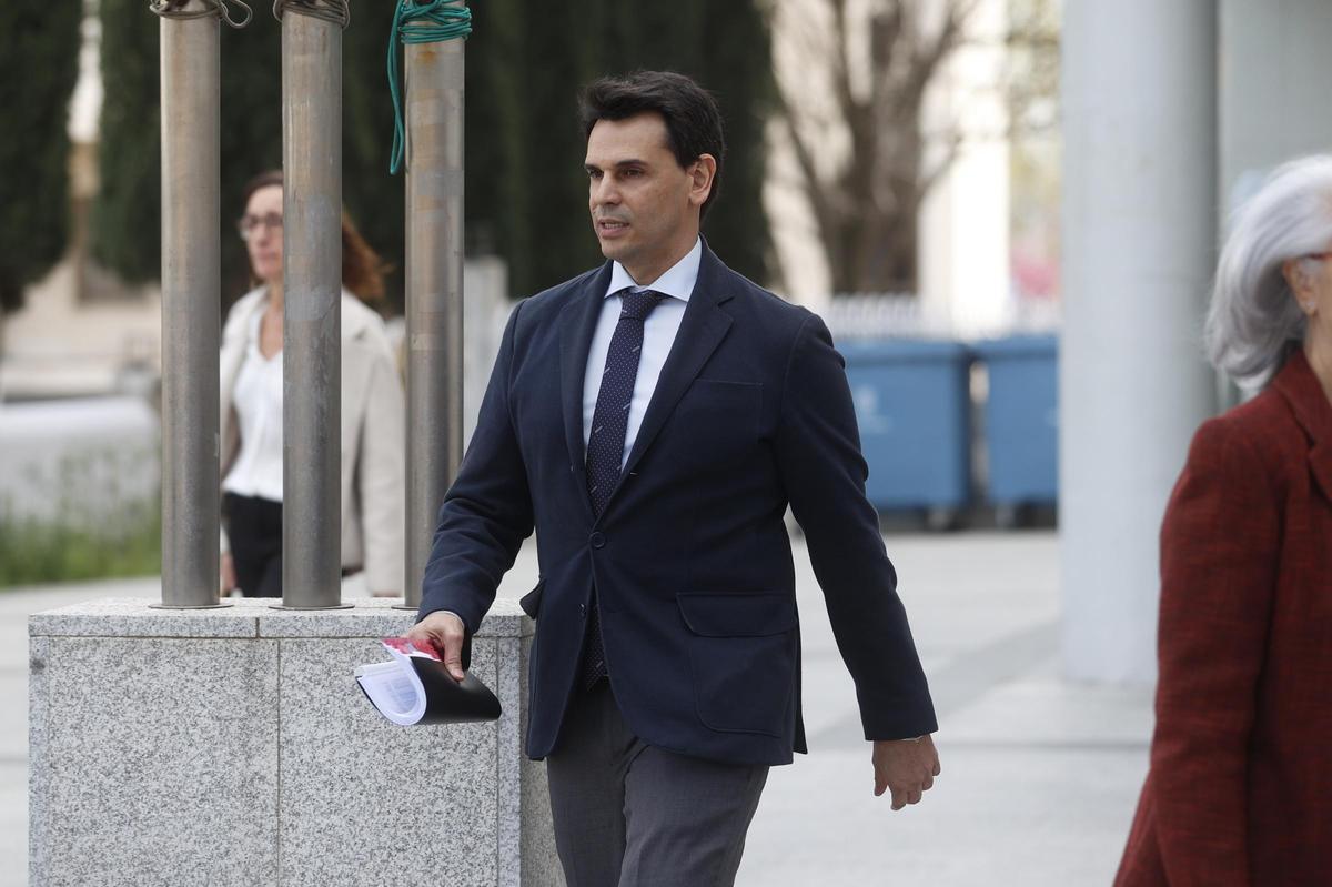 La dona del president de Quirón, imputada en el cas del nòvio d’Ayuso La dona del president de Quirón, imputada en el cas del nòvio d’Ayuso