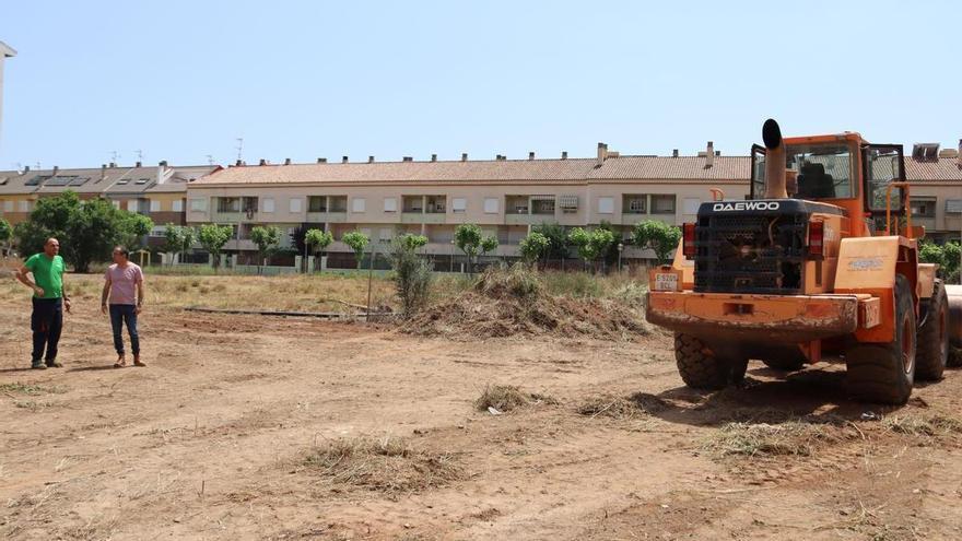 Vila-real activa un plan especial de mantenimiento de solares públicos