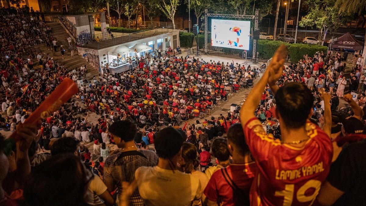 Pantalla gigante en Badalona para seguir el España-Francia