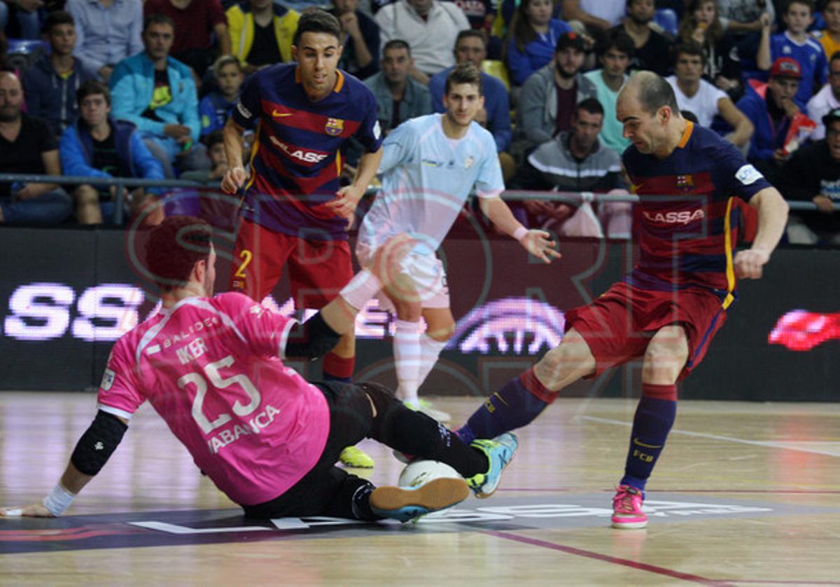 FC Barcelona, 4 - Santiago Futsal, 2 FC Barcelona, 4 - Santiago Futsal, 2