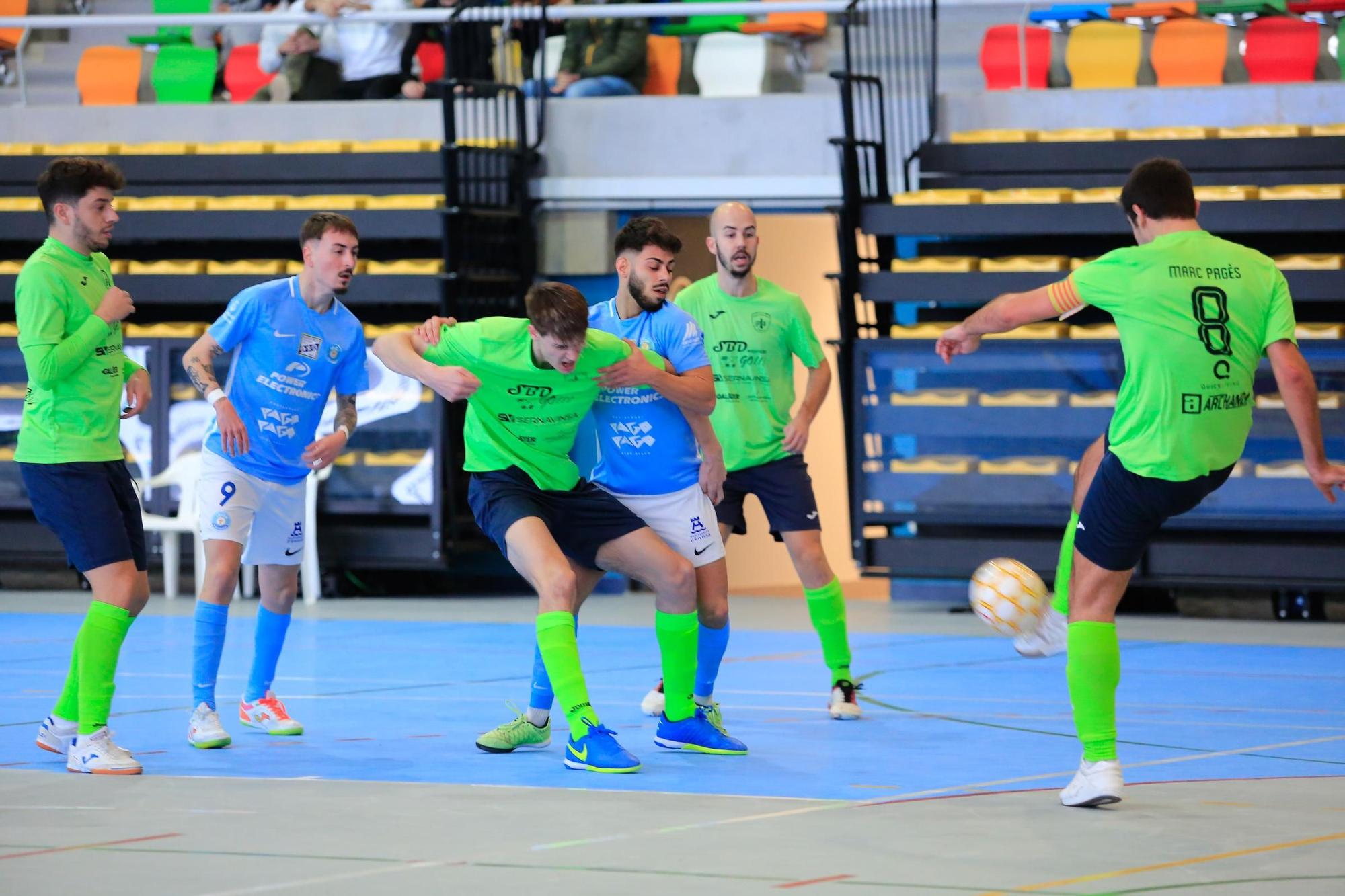 Partido entre la UD Ibiza-Gasifred y el Escola Pía