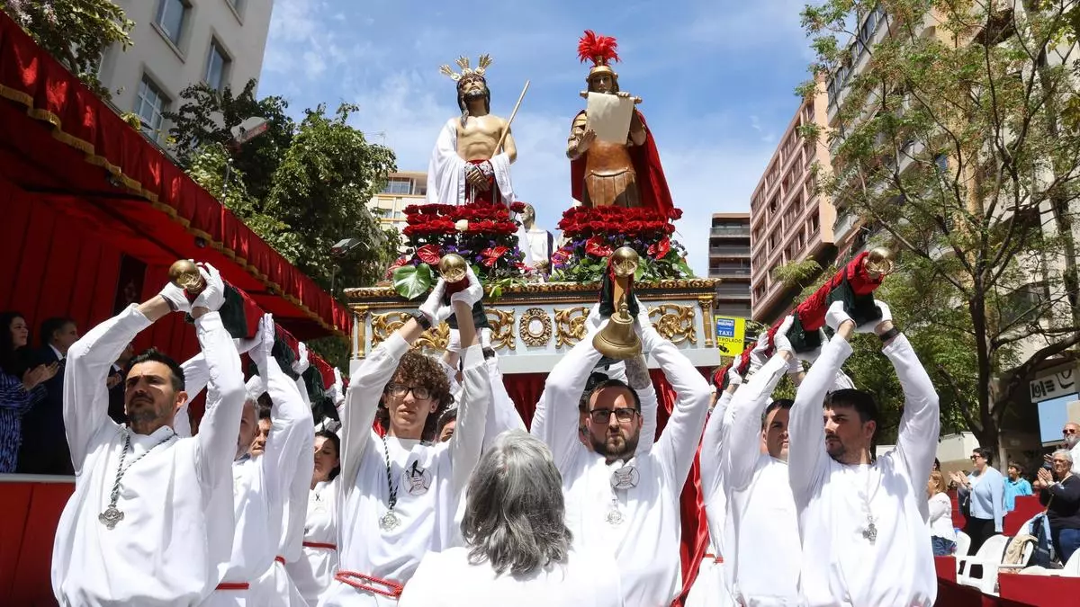 La Sentencia de Jesús rompe el silencio del Viernes Santo en Alicante