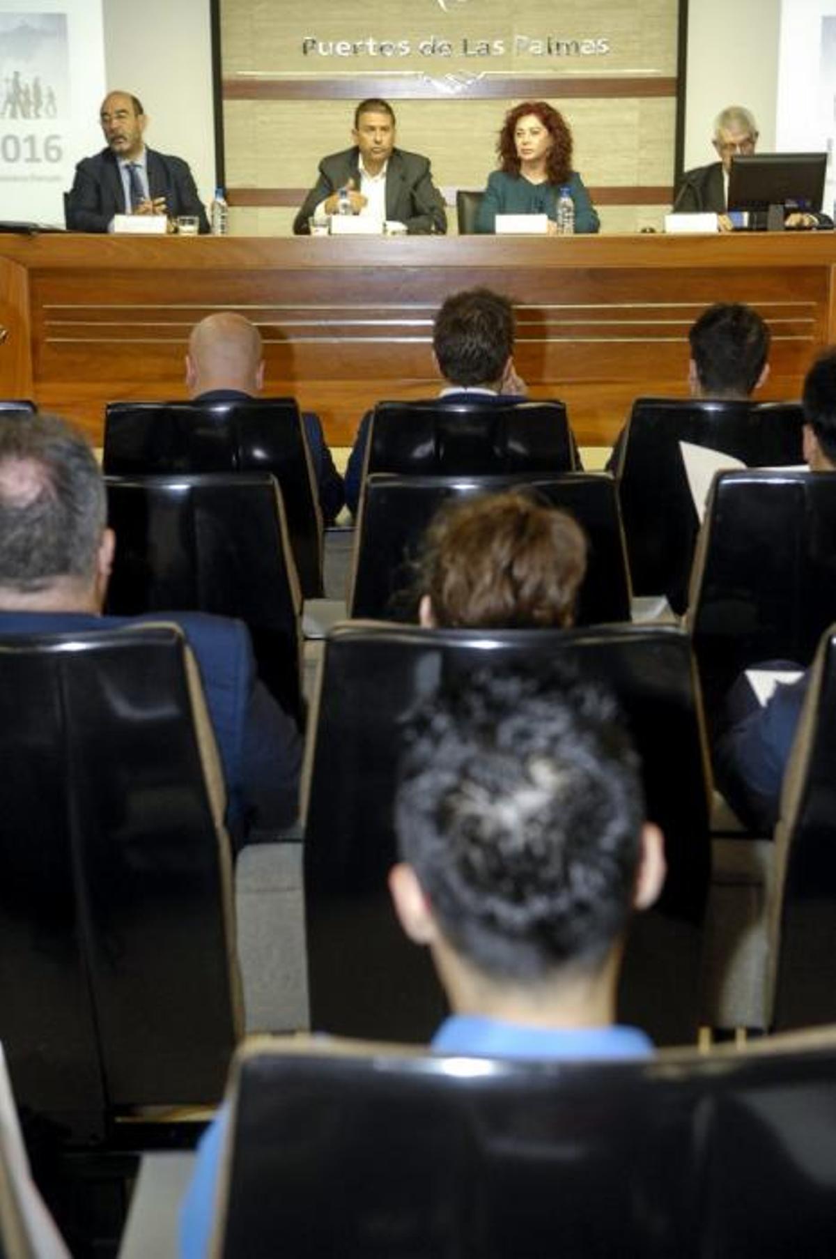 FORO DE INTERNACIONALIZACION DEL PUERTO DE LA ...