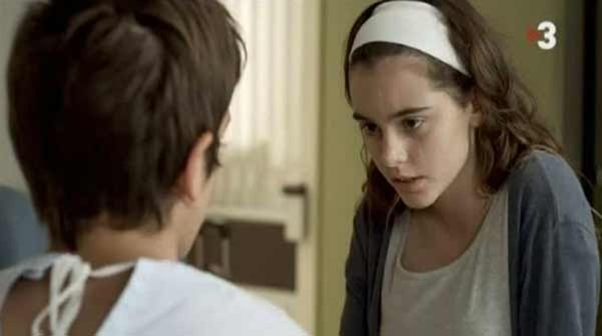 L’Ignasi espera del petó de la Cris (’Polseres vermelles’, TV-3). Article de Ferran Monegal.