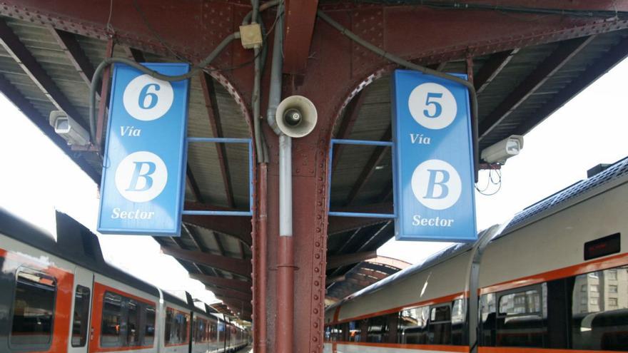 Los viajeros del tren A Coruña-Vigo sufren a diario retrasos de cinco a diez minutos