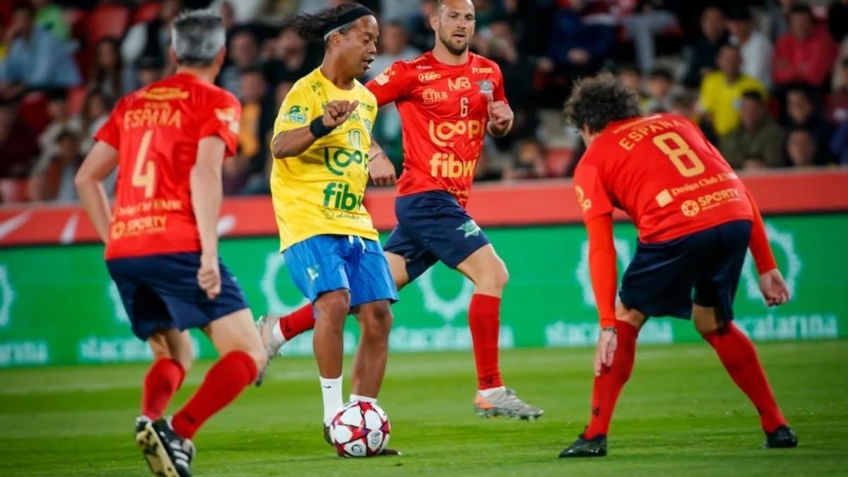Ronaldinho, jugando en Son Moix