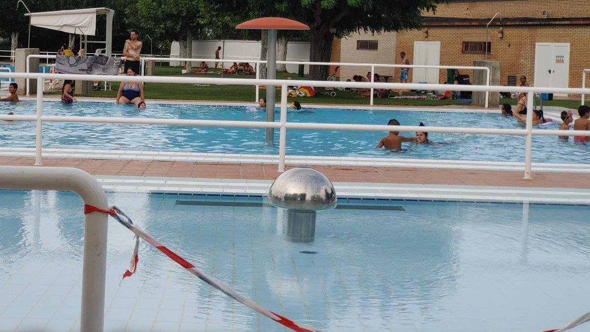 Muere un hombre de 48 años tras golpearse la cabeza en una piscina en Palencia