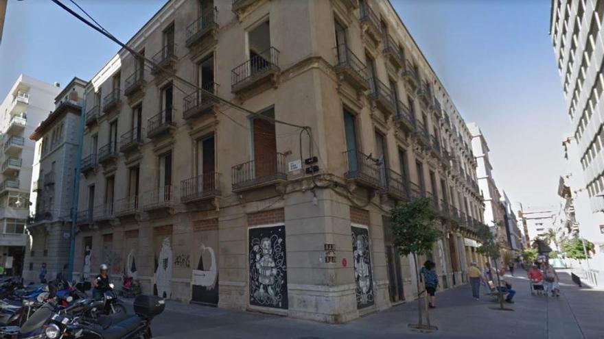 Edificio de la calle Casas de Campos que se transformará en un hotel.