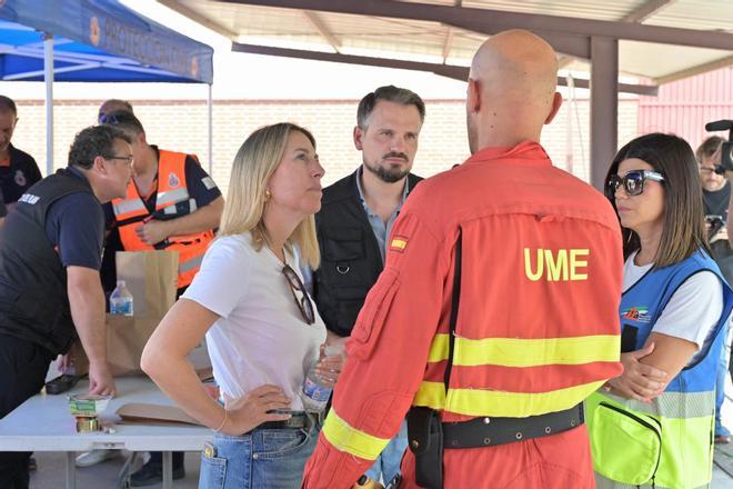 El viento complica el incendio de Las Hurdes (Cáceres), que salta a la provincia de Salamanca