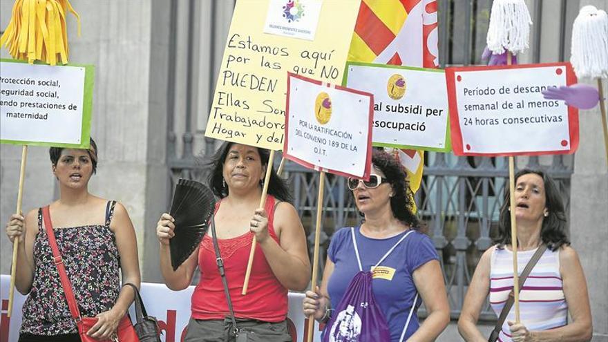 La precariedad en el mercado laboral tiene rostro femenino