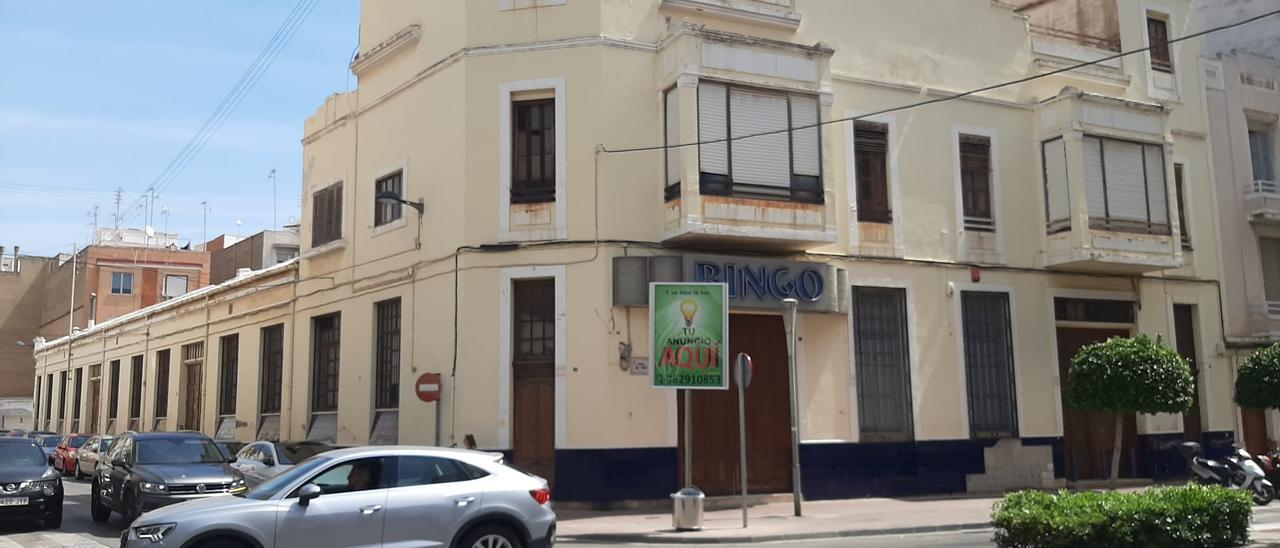 Imagen actual del edificio de la avenida del Cedre adquirido ahora por el Ayuntamiento por 800.000 euros.