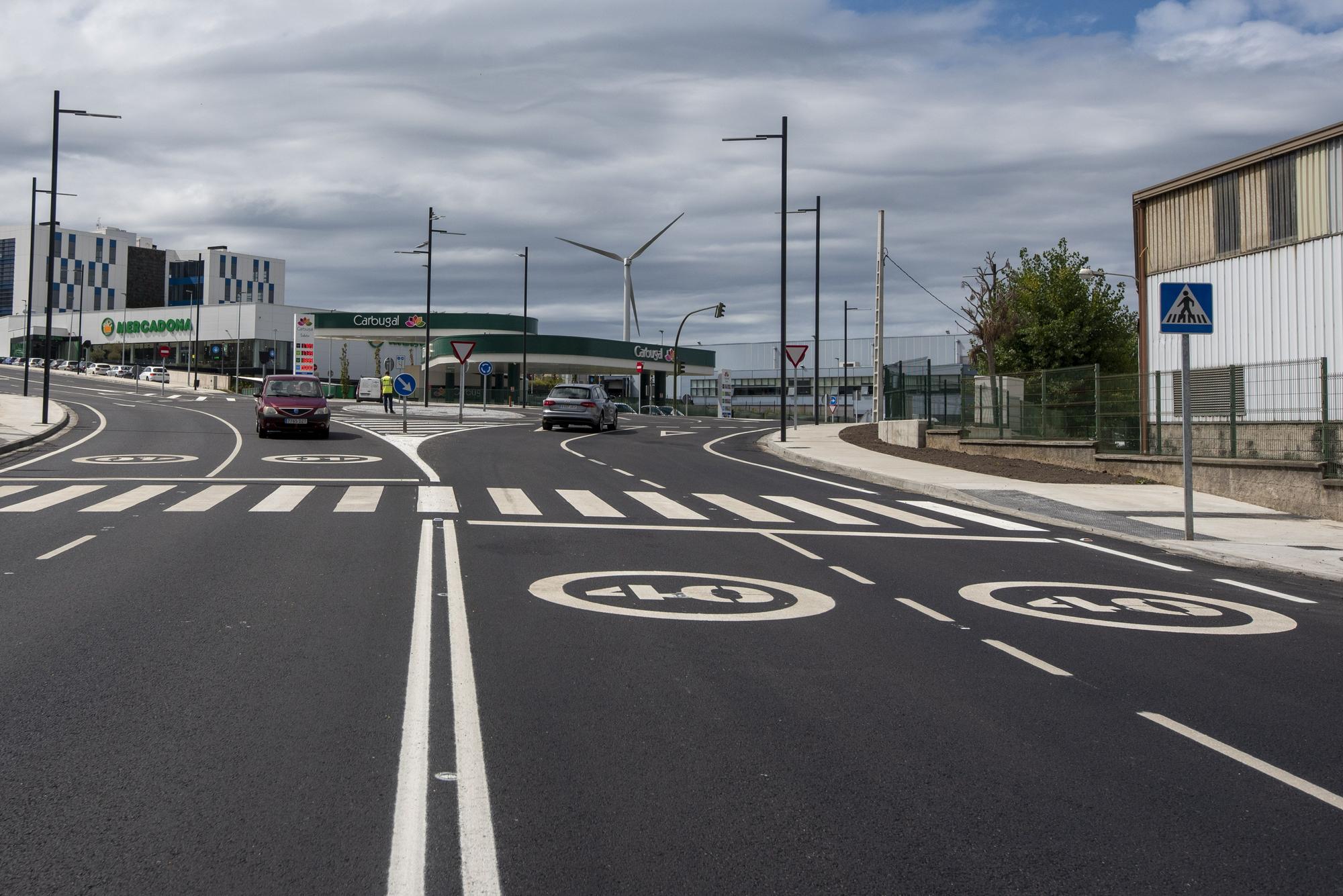 Así quedan en Sabón las dos turborrotondas en la nueva avenida de la Diputación