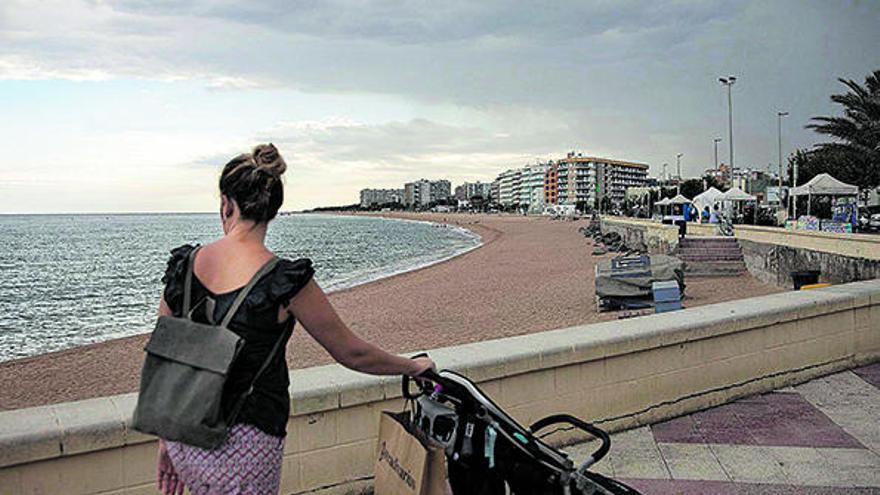 Els núvols amenaçaven ahir la zona de la platja de Blanes