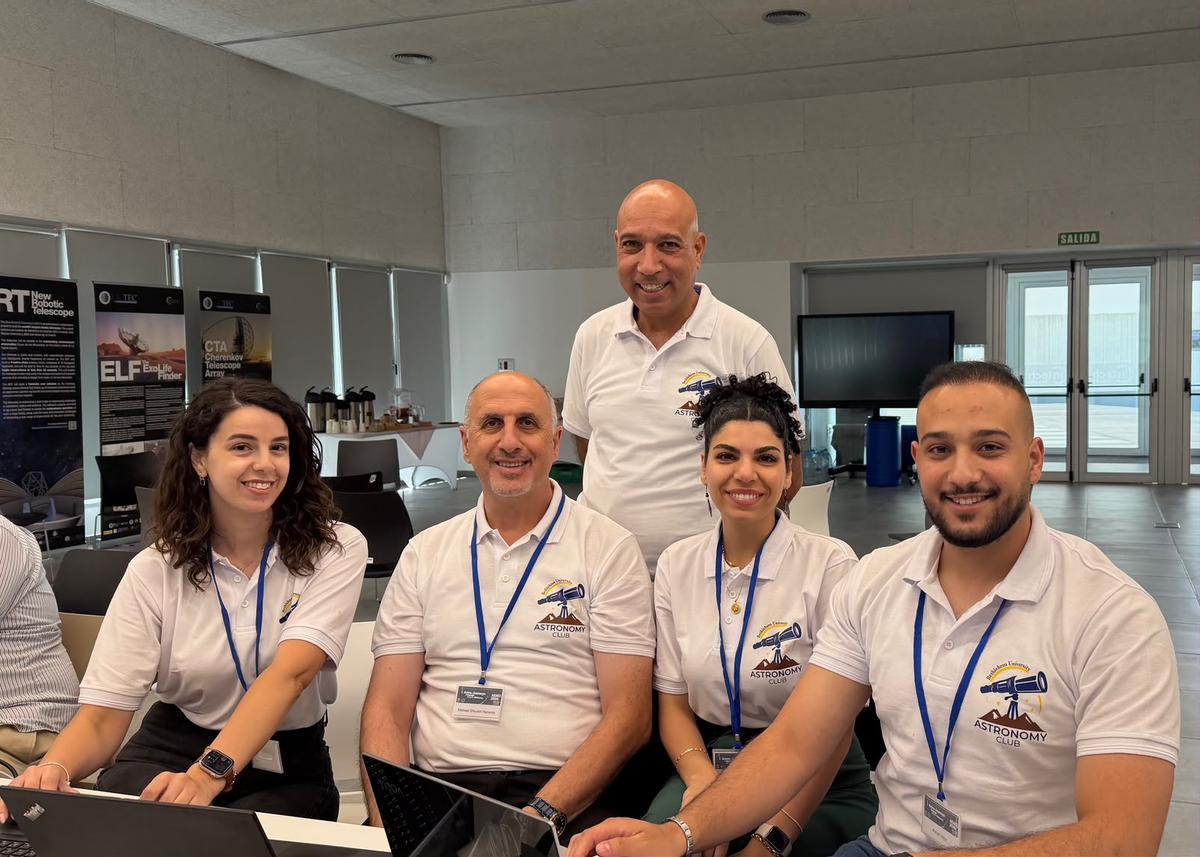 El grupo de cinco palestinos del club de astronomía de la Universidad de Belén que han visitado Canarias.
