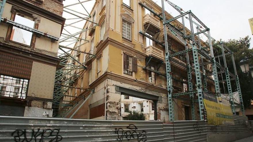 El solar de la Plaza del Teatro 1 y 2 está casi sin actividad desde 2012.