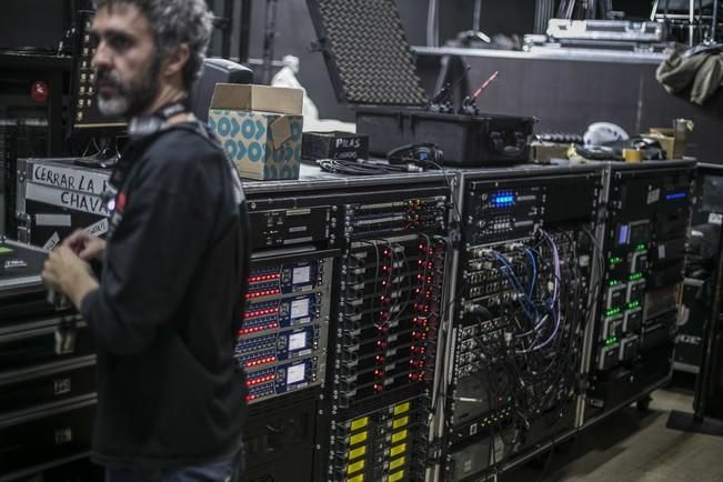 26/12/2016 CULTURA TEATRO MÚSICA  Presentación de la trastienda  del expectáculo Manma Mia que se presentará en el Auditorio Adán Martín , vestuario y