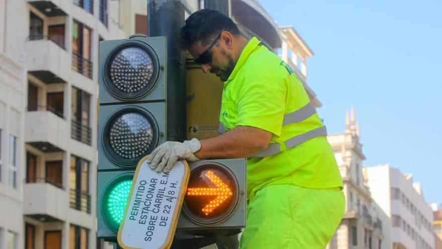 El 70 % de los usuarios se opone a la prohibición de aparcar en el carril bus