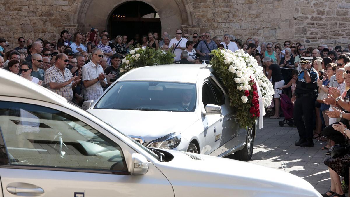 Funeral en Rubí del menor de tres años y su tío abuelo de 65 años.