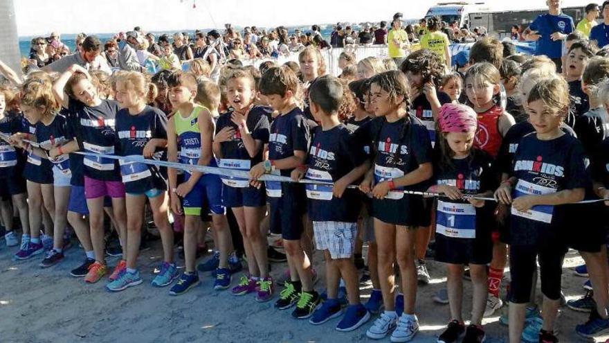 Medio millar de niños en el Ironkids de Alcúdia