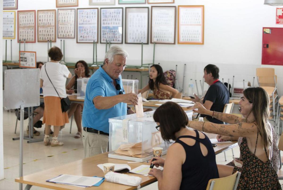 ‘Txapote’ se cuela en Ibiza en las elecciones del calor |