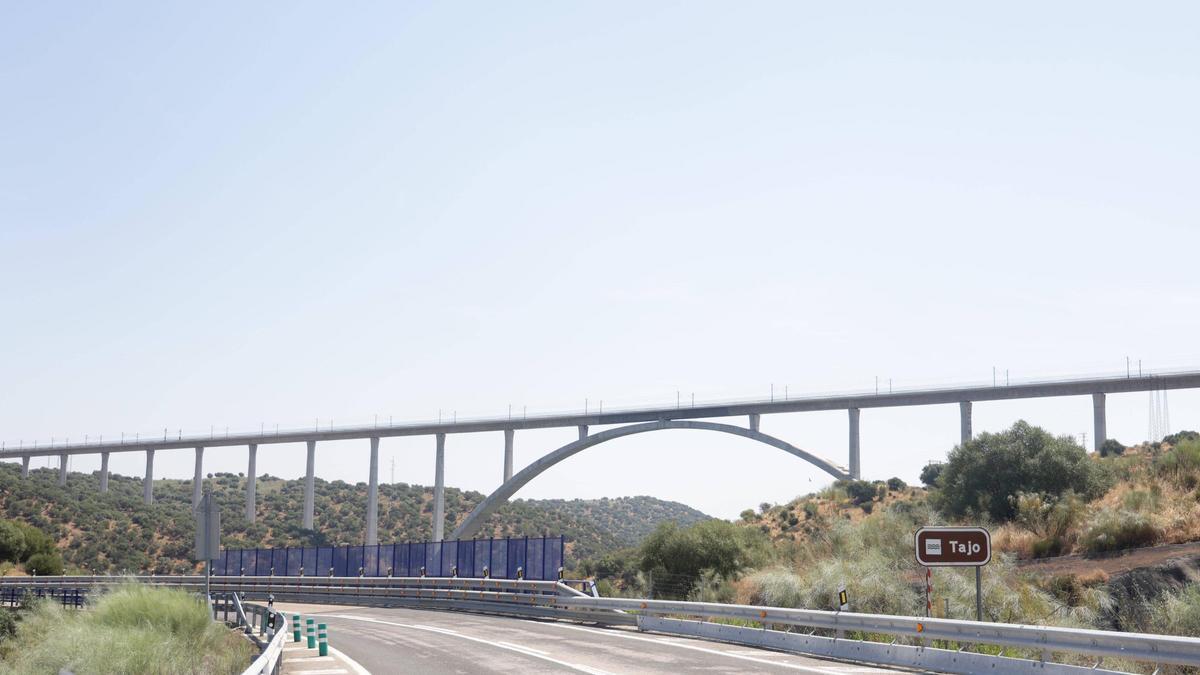 El viaducto sobre el Tajo de Cáceres