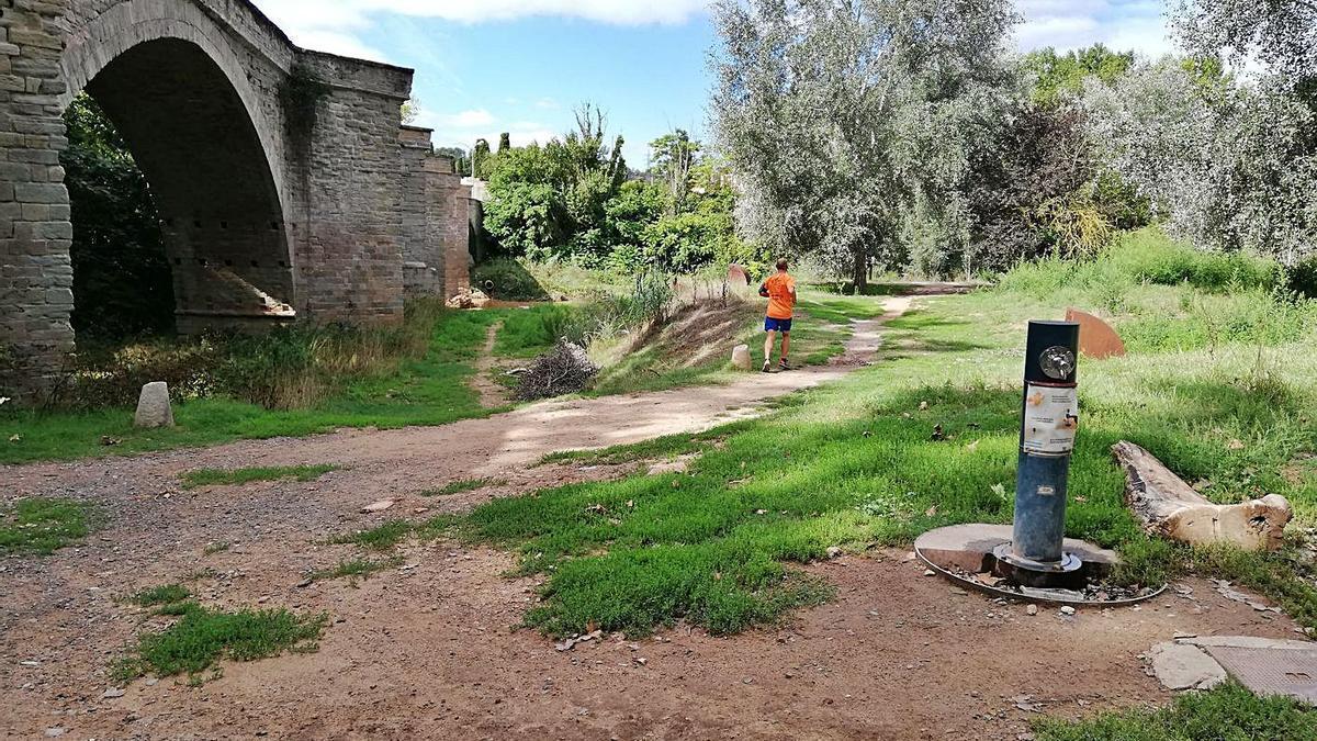 La zona sota el Pont Nou de Manresa per la banda de Sant Joan