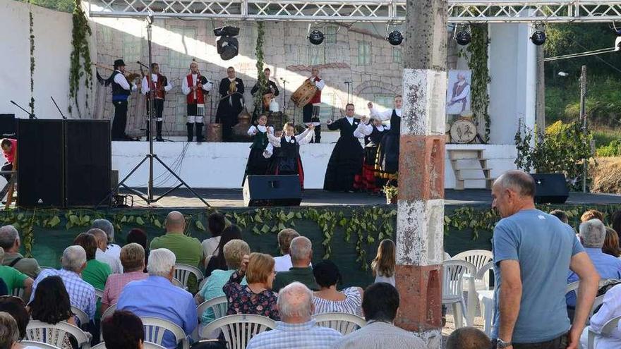 El Festival Folclórico de Solaina abre los Milagres de Berducedo