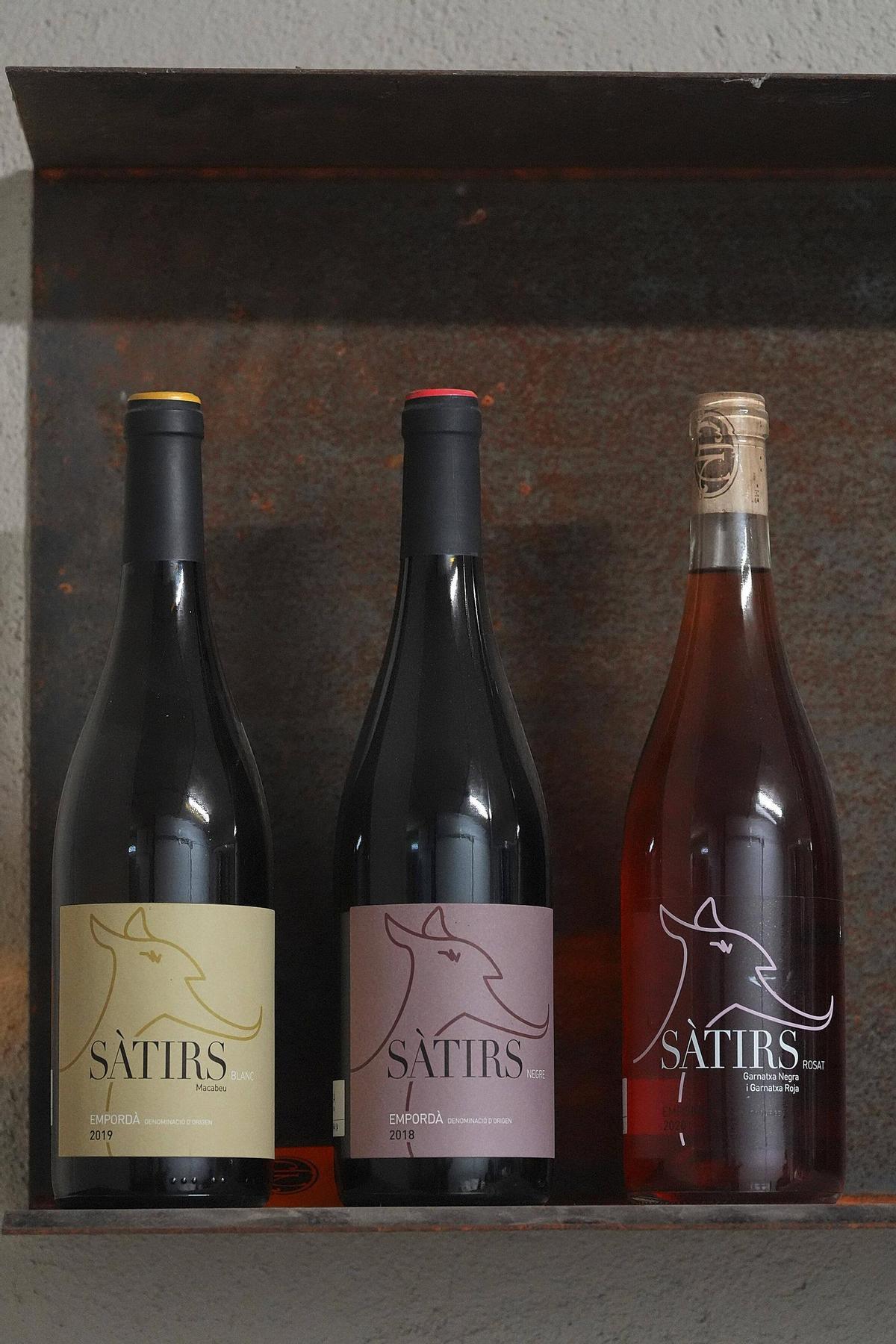 Els Sàtirs, gamma de tres vins: blanc, negra i rosat.