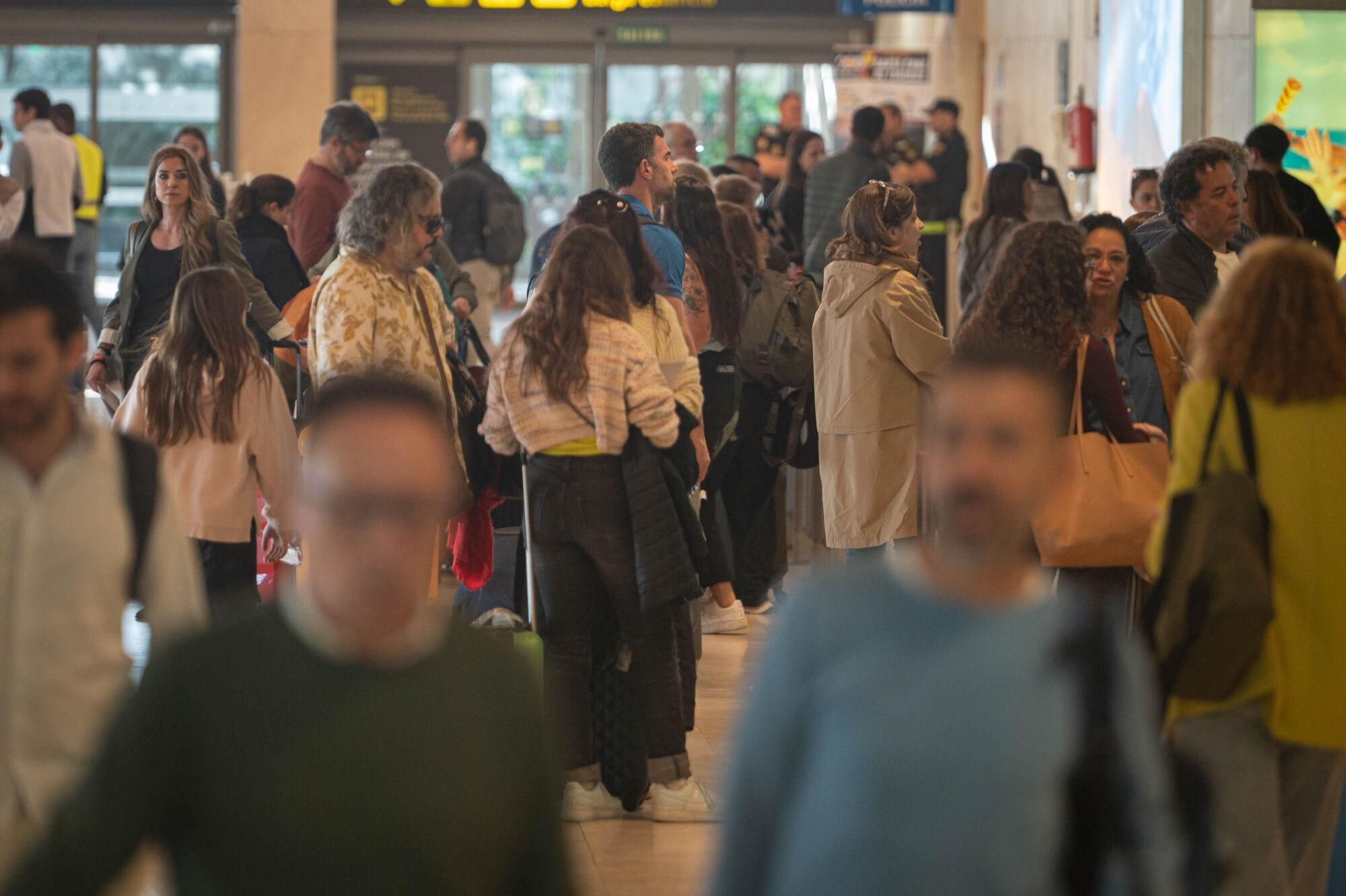 Operación Salida de Semana Santa en Tenerife