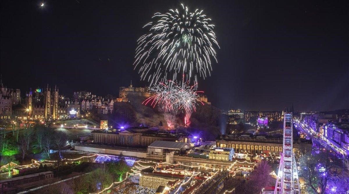 undefined51542587 31 december 2019  scotland  edinburgh  fireworks light up th191231201511