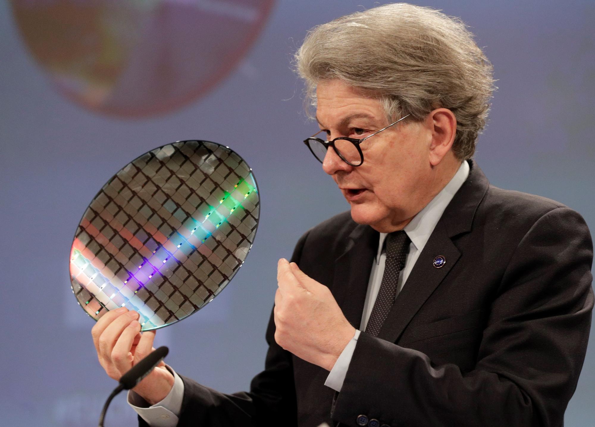 La UE presenta su ley de microchips en Bruselas