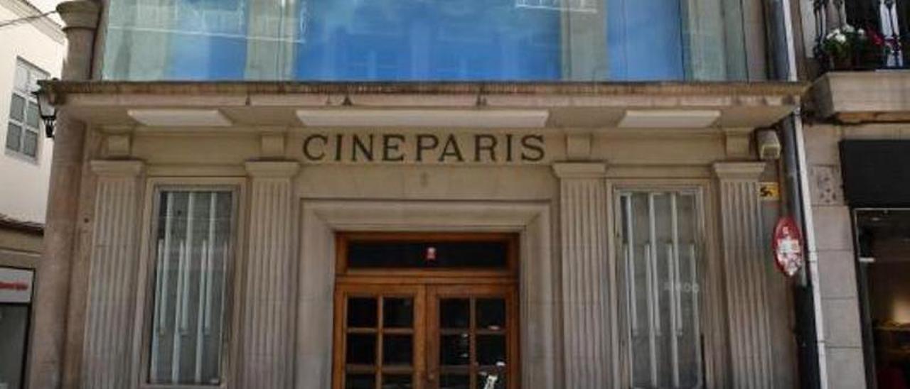 Los inquilinos del cine París reciben licencia para las obras del nuevo  local de hostelería - La Opinión de A Coruña